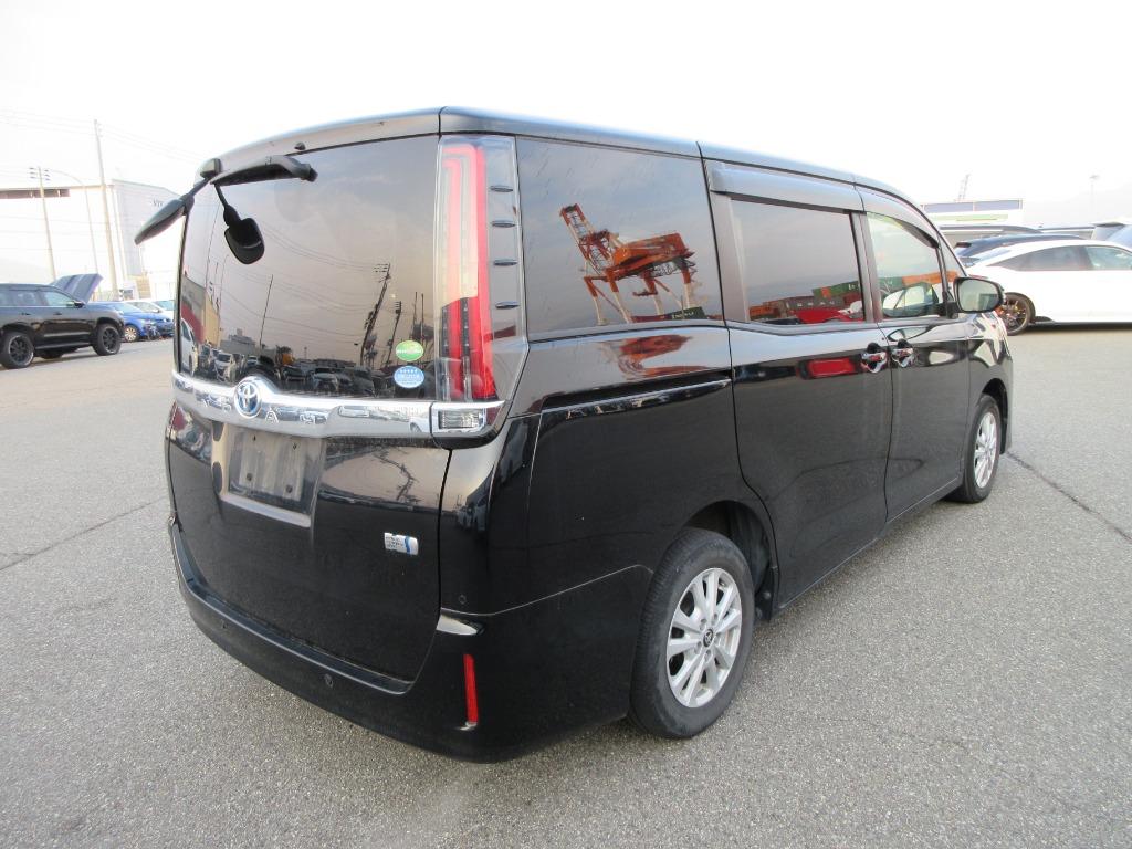 TOYOTA NOAH 2020 HYBRID X PKG
