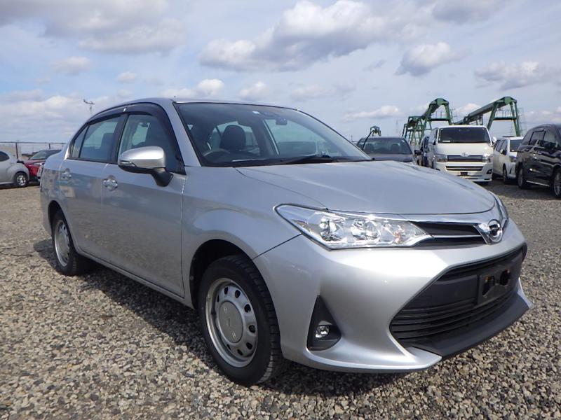 Toyota Corolla Axio Ex-Pkg / Silver / 2020