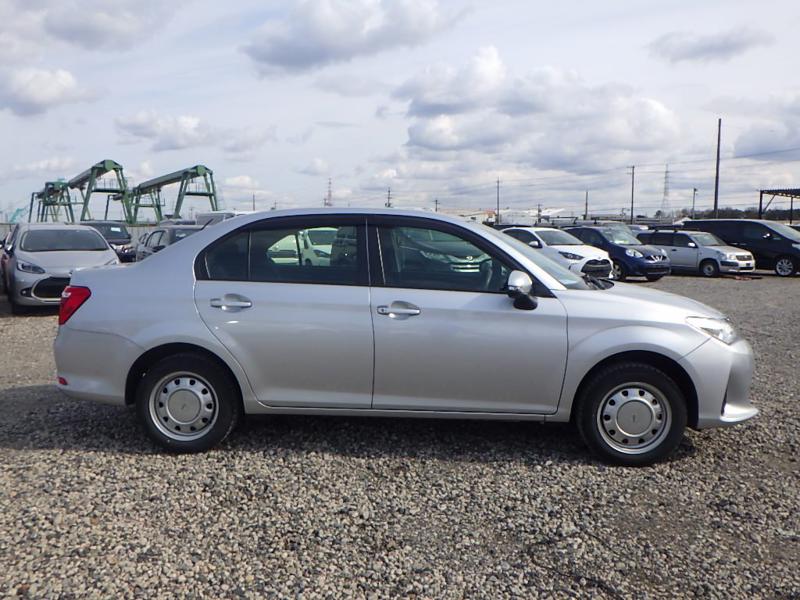 Toyota Corolla Axio Ex-Pkg / Silver / 2020