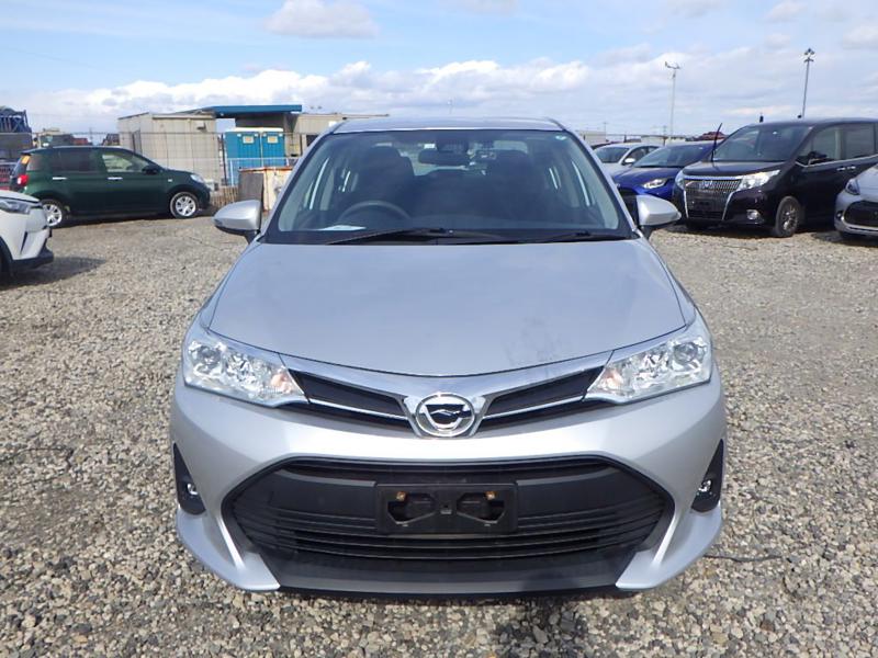 Toyota Corolla Axio Ex-Pkg / Silver / 2020