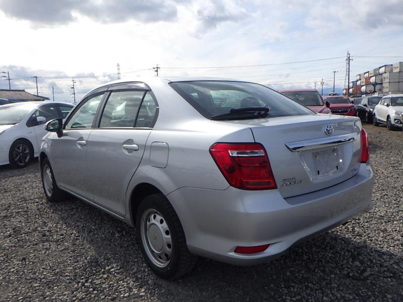 Toyota Corolla Axio Ex-Pkg / Silver / 2020