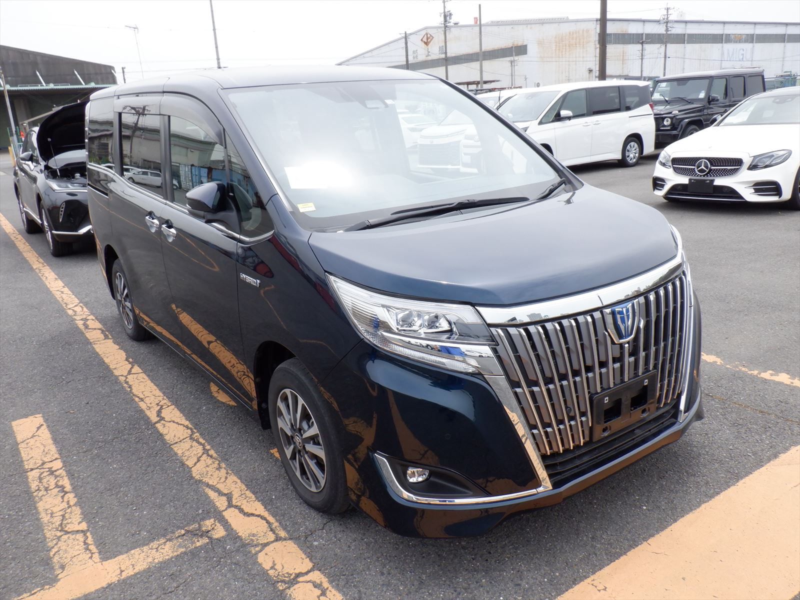 Toyota Esquire Hybrid Gi Package