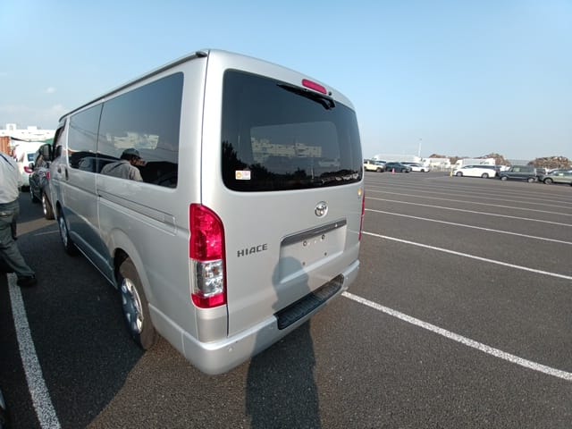 TOYOTA HIACE GL NEW VERSION