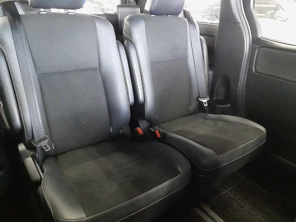 TOYOTA NOAH HYBRID WXB III PACKAGE