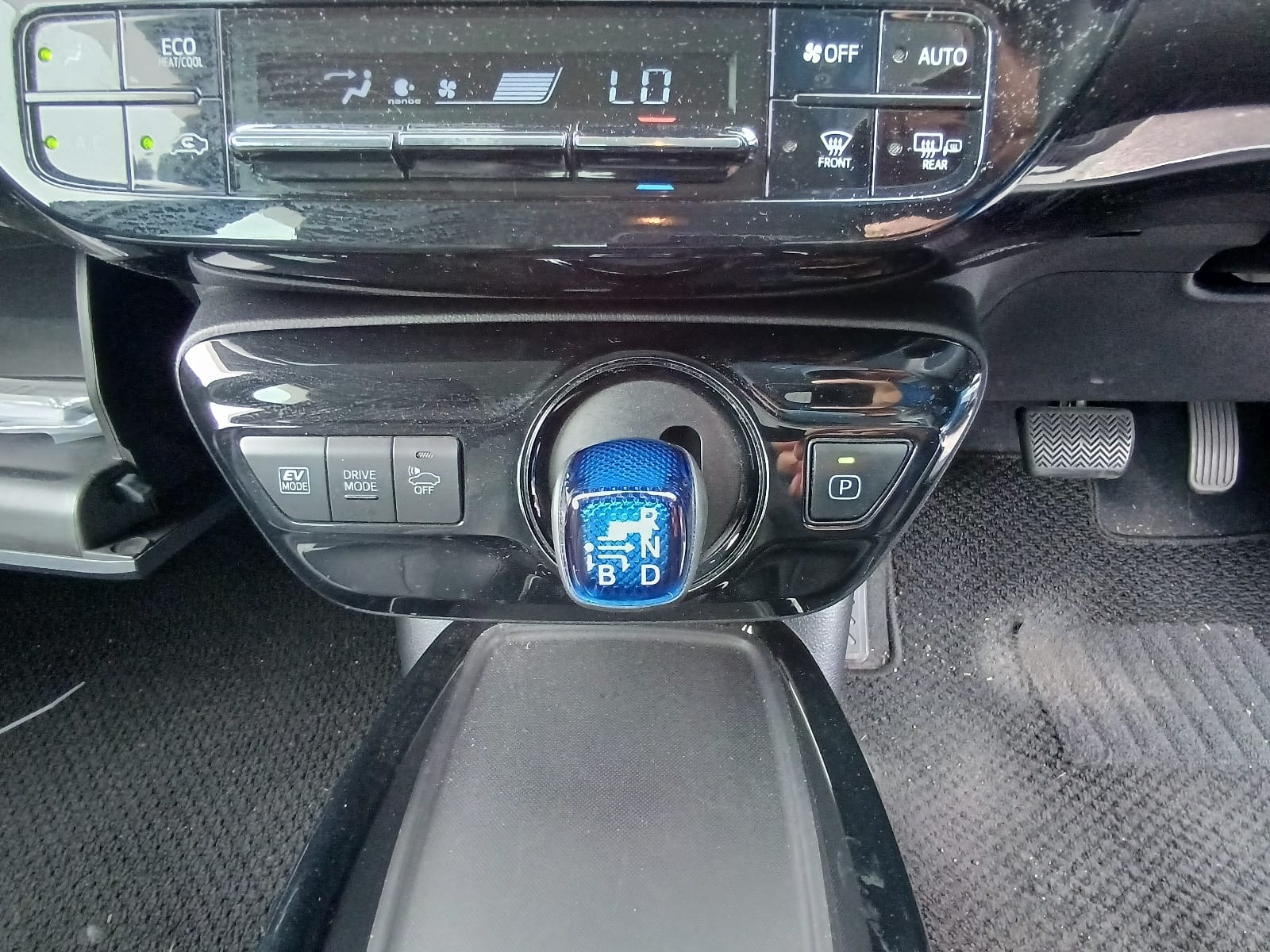 TOYOTA PRIUS HYBRID  A PREMIUM