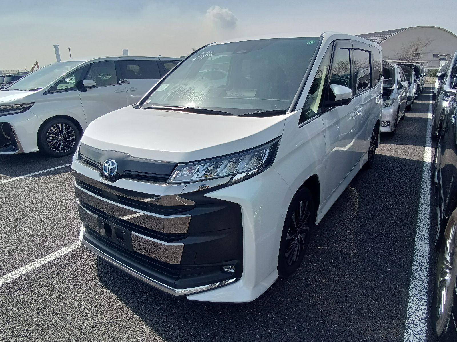 Toyota Noah Hybrid S-Z Package
