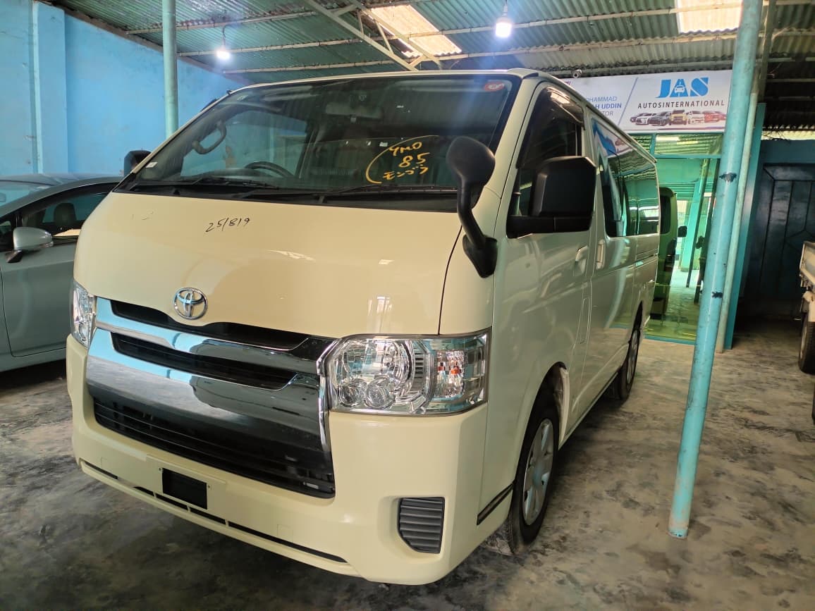 TOYOTA HIACE GL-HID PKG