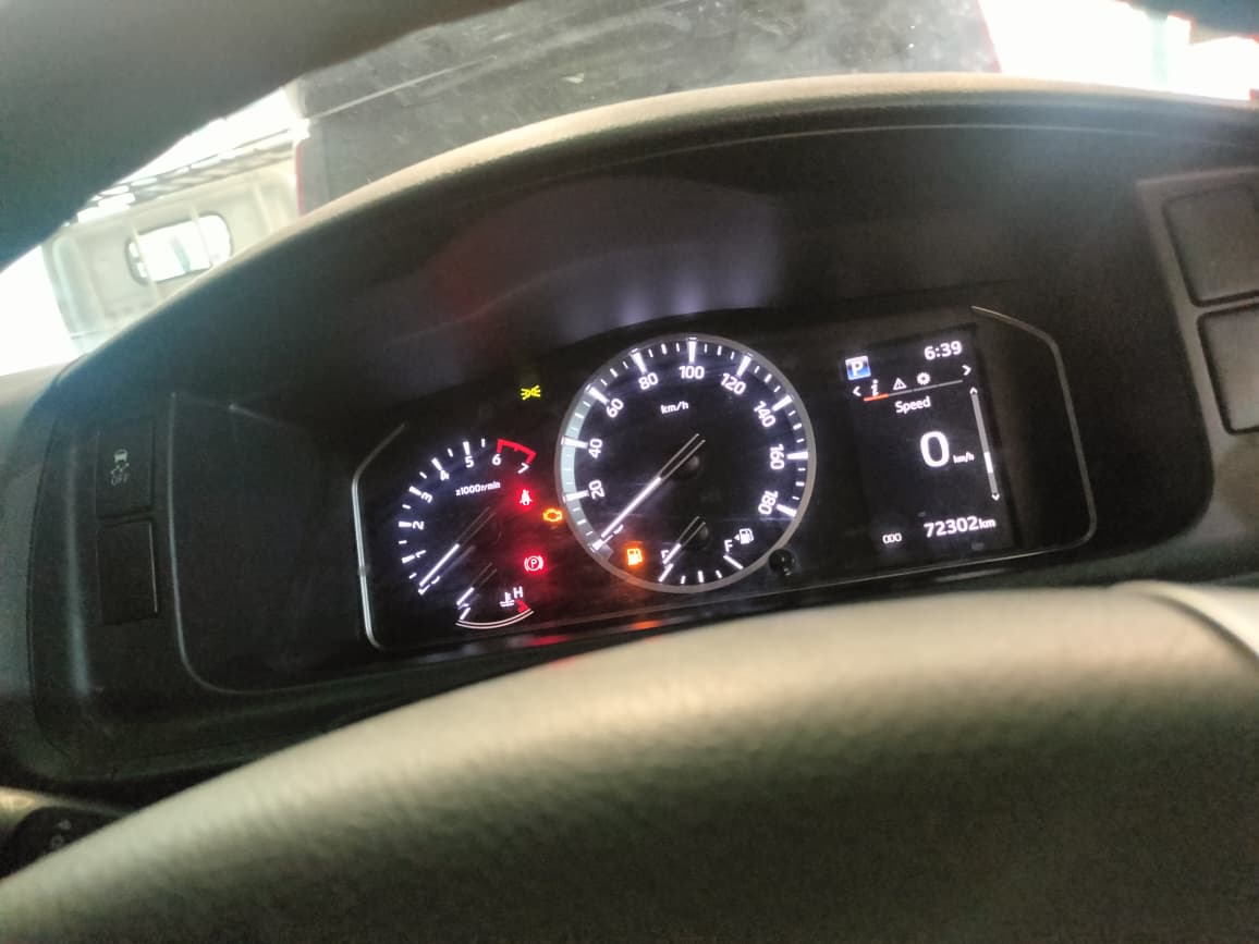 TOYOTA HIACE GL-HID PKG